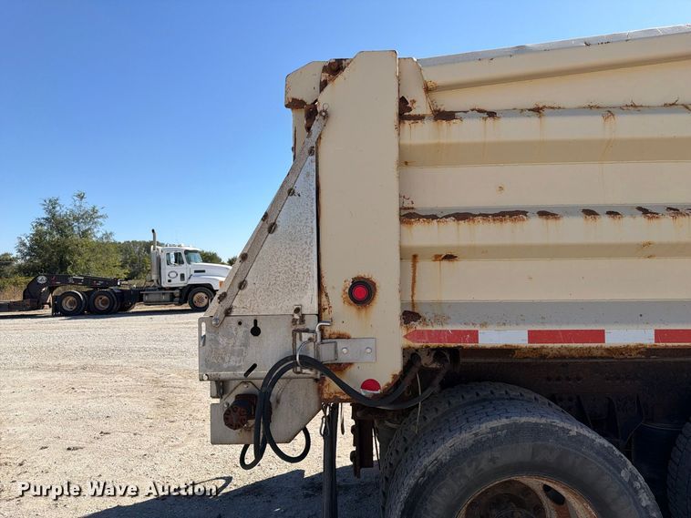image for item FP3125 2017 Freightliner 114SD Dump truck
