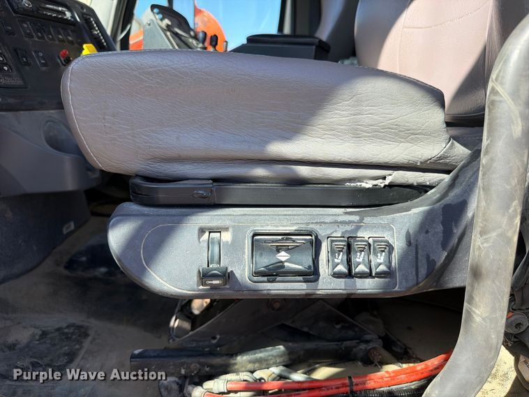 image for item FP3125 2017 Freightliner 114SD Dump truck