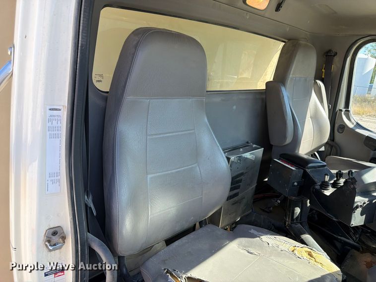 image for item FP3125 2017 Freightliner 114SD Dump truck