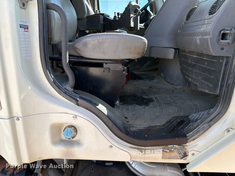 image for item FP3125 2017 Freightliner 114SD Dump truck