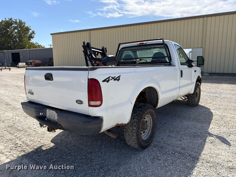 image for item FP3129 2002 Ford F350 Super Duty pickup truck