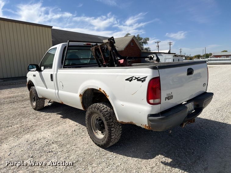 image for item FP3129 2002 Ford F350 Super Duty pickup truck