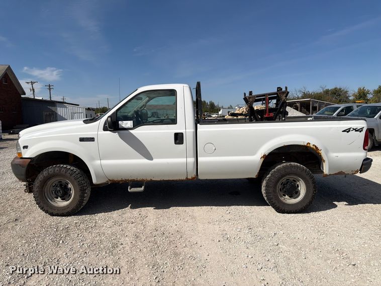 image for item FP3129 2002 Ford F350 Super Duty pickup truck