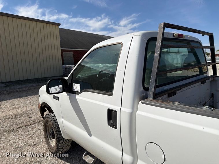 image for item FP3129 2002 Ford F350 Super Duty pickup truck