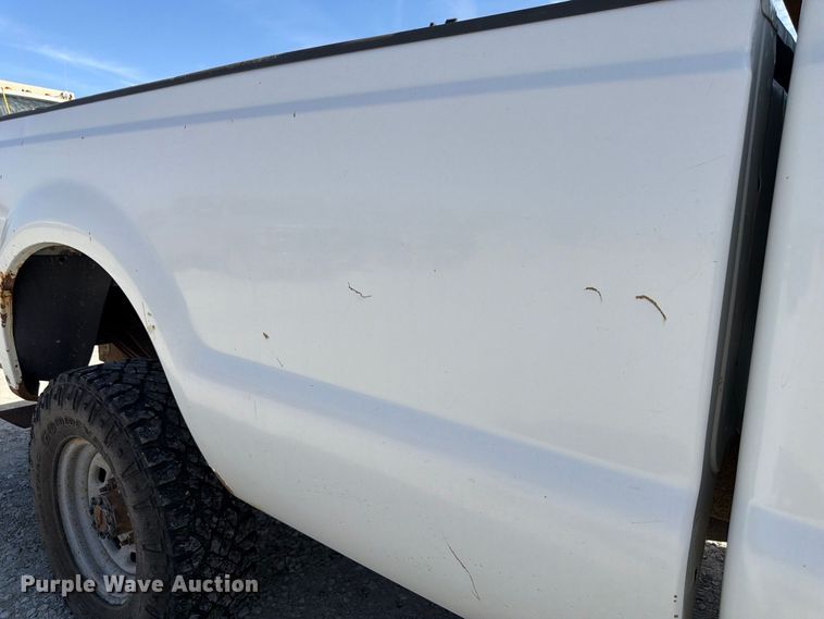 image for item FP3129 2002 Ford F350 Super Duty pickup truck
