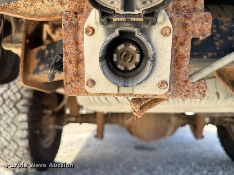 image for item FP3129 2002 Ford F350 Super Duty pickup truck