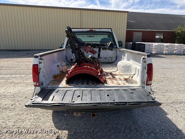 image for item FP3129 2002 Ford F350 Super Duty pickup truck