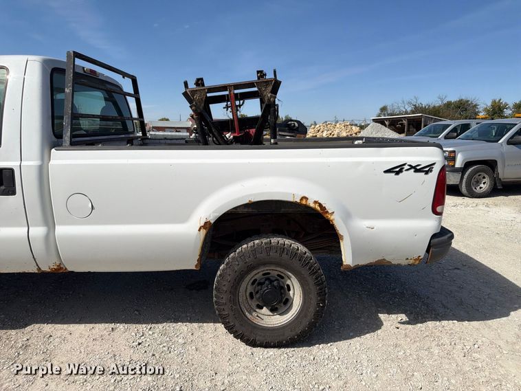 image for item FP3129 2002 Ford F350 Super Duty pickup truck