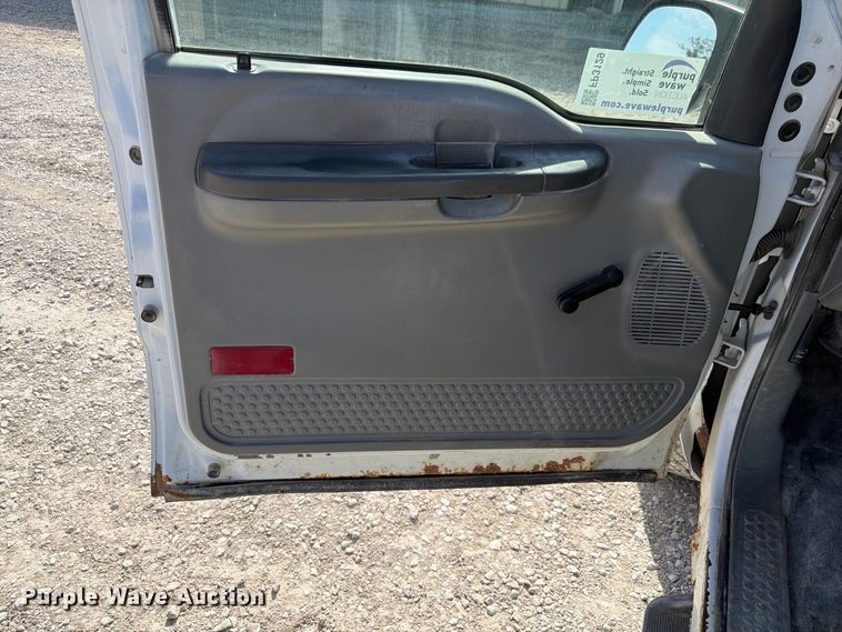 image for item FP3129 2002 Ford F350 Super Duty pickup truck