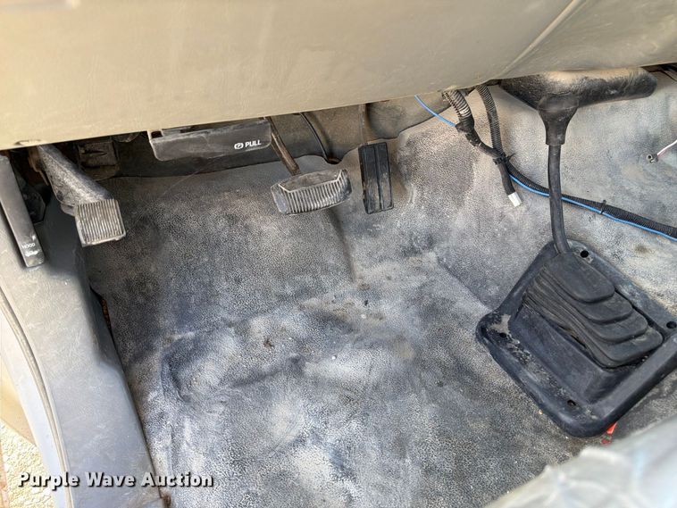 image for item FP3129 2002 Ford F350 Super Duty pickup truck