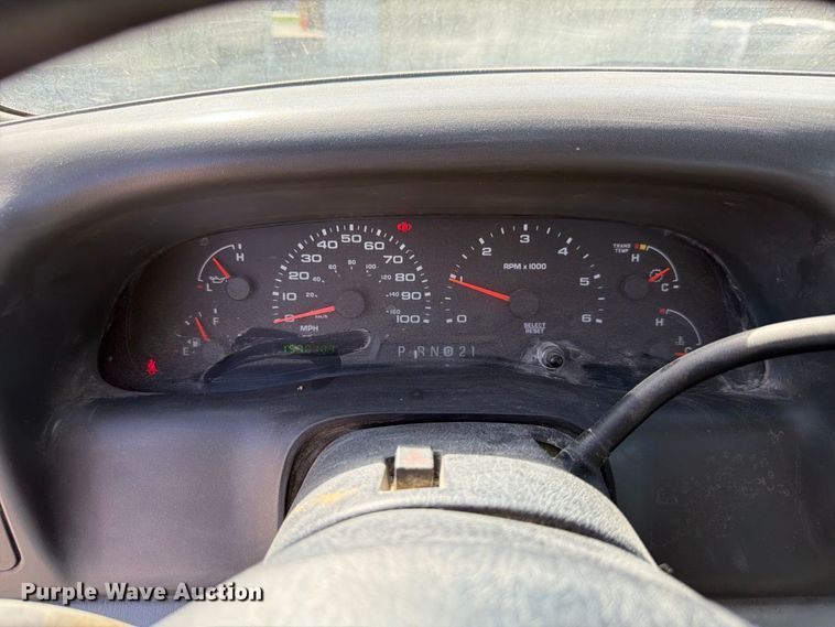image for item FP3129 2002 Ford F350 Super Duty pickup truck