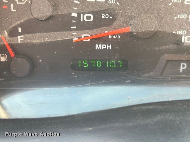 image for item FP3129 2002 Ford F350 Super Duty pickup truck