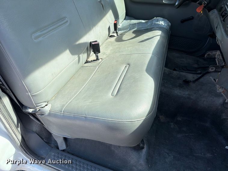 image for item FP3129 2002 Ford F350 Super Duty pickup truck