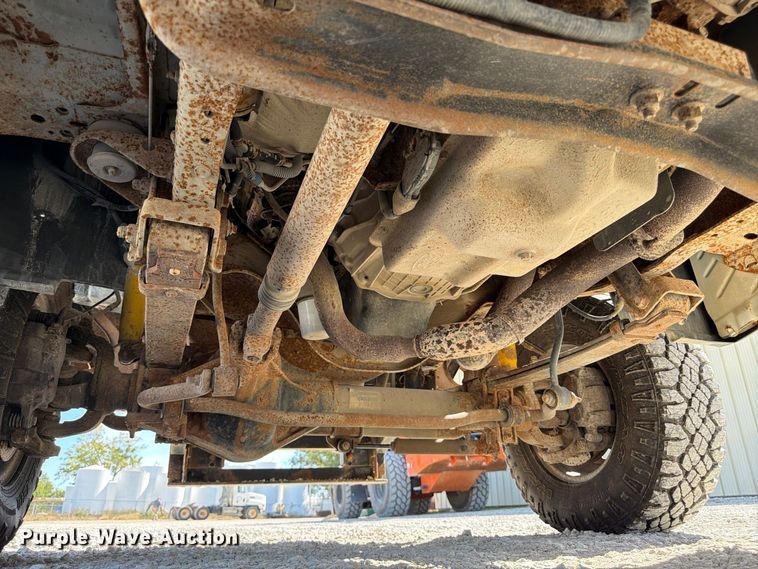 image for item FP3129 2002 Ford F350 Super Duty pickup truck