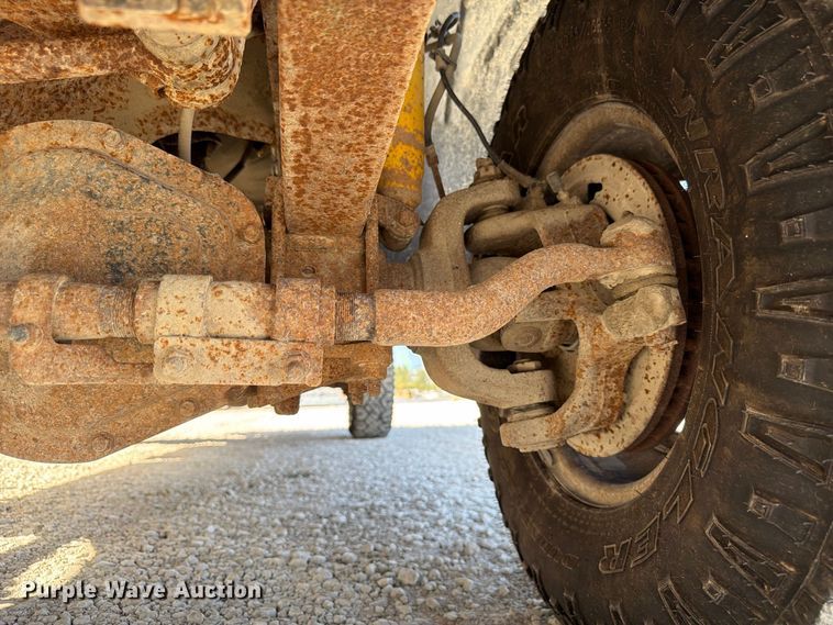 image for item FP3129 2002 Ford F350 Super Duty pickup truck