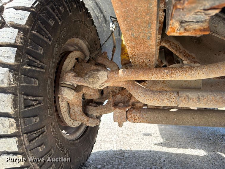image for item FP3129 2002 Ford F350 Super Duty pickup truck