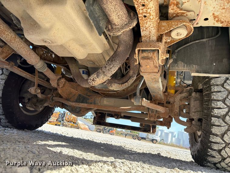 image for item FP3129 2002 Ford F350 Super Duty pickup truck