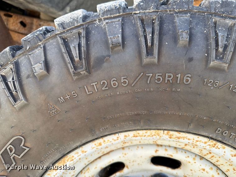 image for item FP3129 2002 Ford F350 Super Duty pickup truck