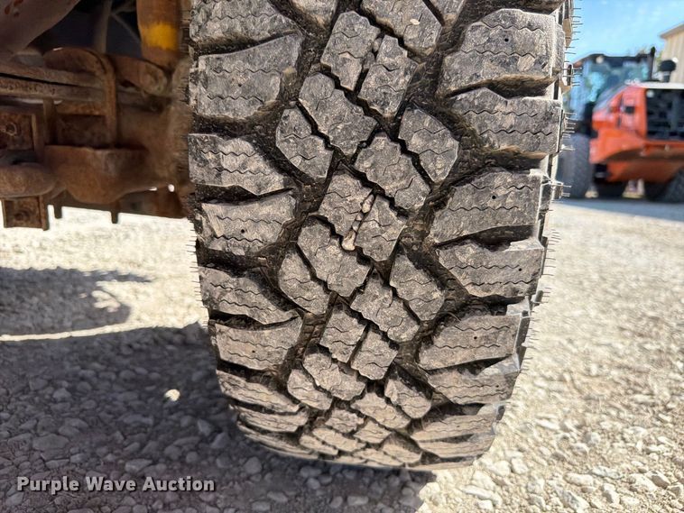 image for item FP3129 2002 Ford F350 Super Duty pickup truck