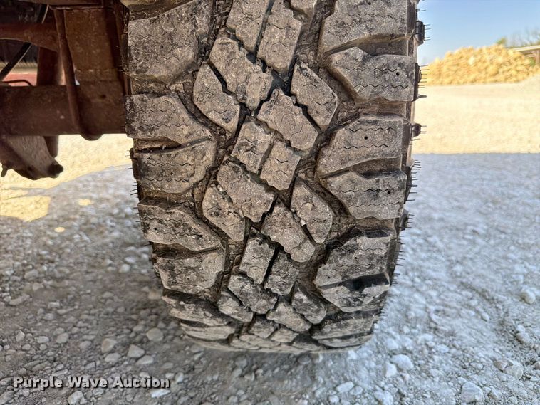 image for item FP3129 2002 Ford F350 Super Duty pickup truck