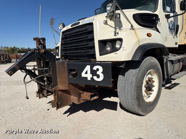 image for item FP3130 2017 Freightliner 114SD Dump truck