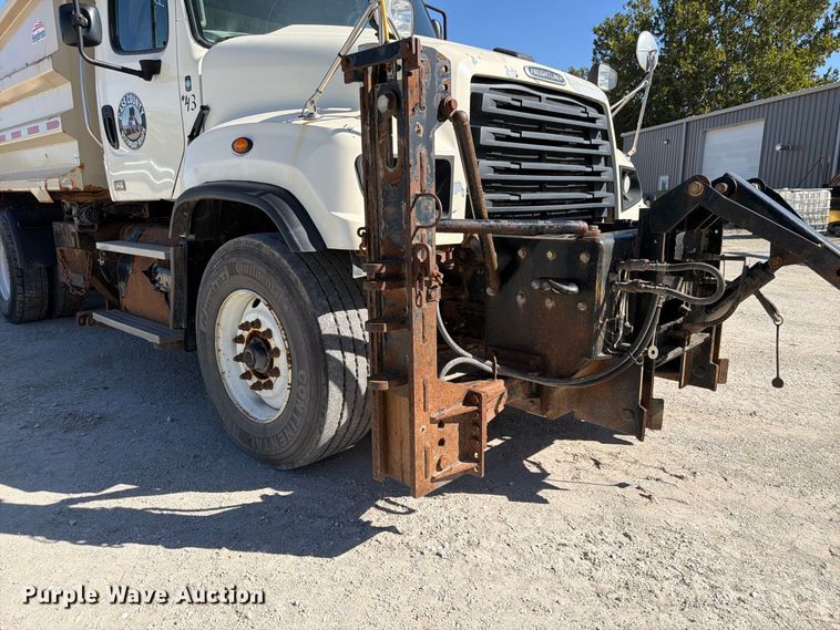image for item FP3130 2017 Freightliner 114SD Dump truck