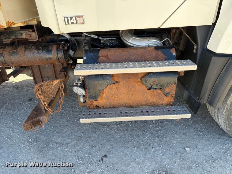 image for item FP3130 2017 Freightliner 114SD Dump truck