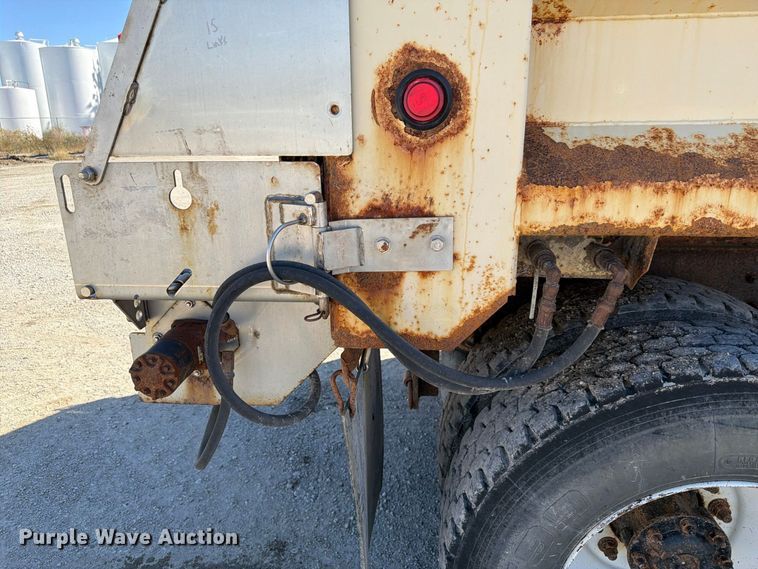 image for item FP3130 2017 Freightliner 114SD Dump truck