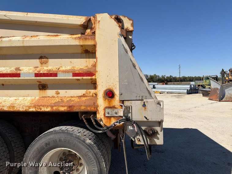 image for item FP3130 2017 Freightliner 114SD Dump truck