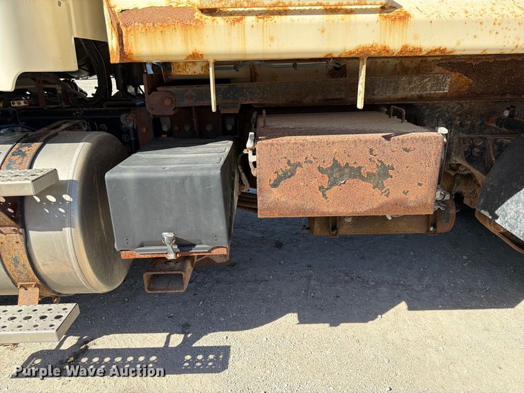 image for item FP3130 2017 Freightliner 114SD Dump truck