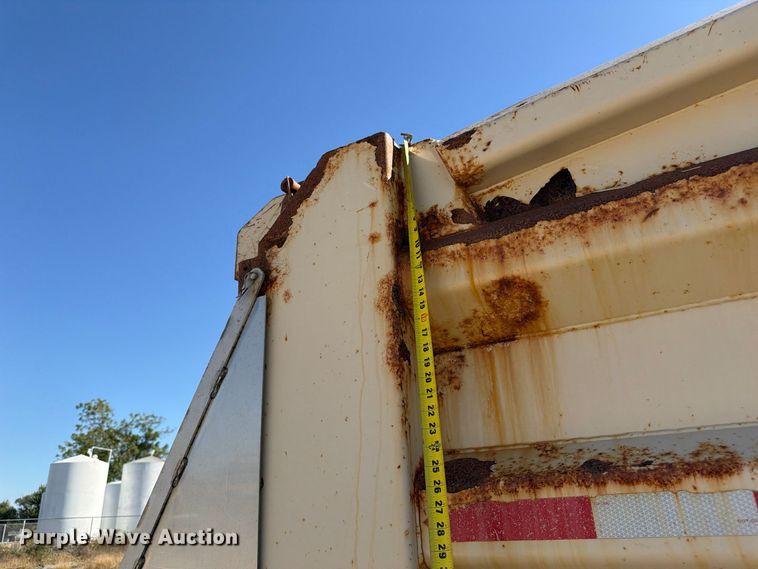 image for item FP3130 2017 Freightliner 114SD Dump truck