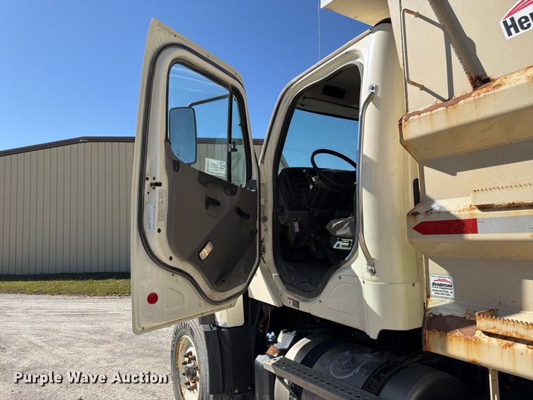 image for item FP3130 2017 Freightliner 114SD Dump truck