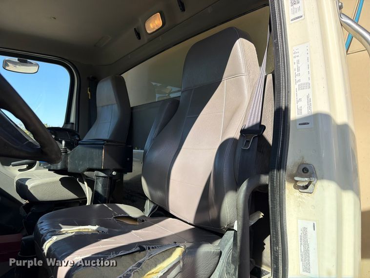 image for item FP3130 2017 Freightliner 114SD Dump truck