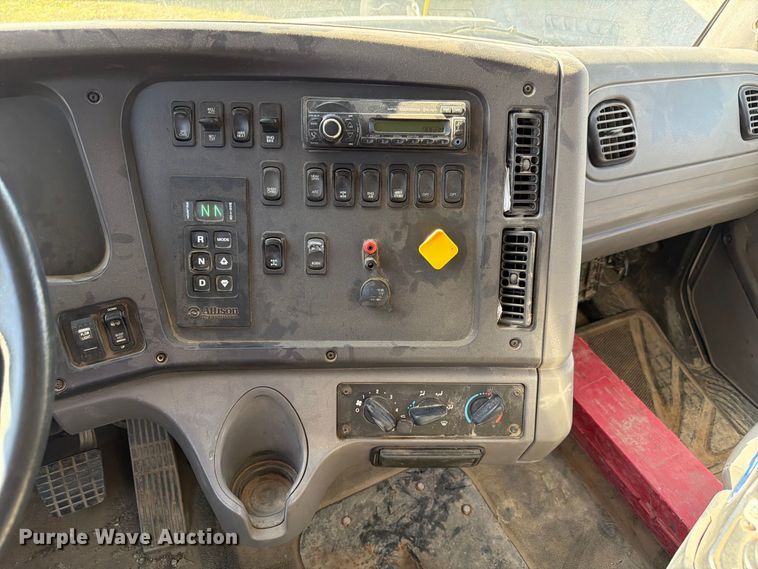 image for item FP3130 2017 Freightliner 114SD Dump truck