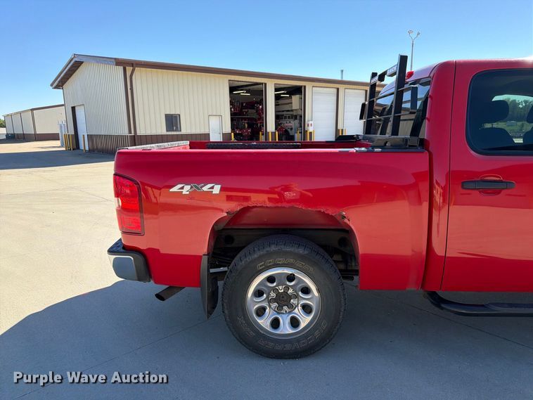 image for item FP3135 2011 Chevrolet Silverado 1500 Crew Cab pickup truck