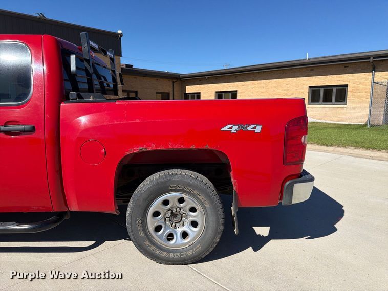image for item FP3135 2011 Chevrolet Silverado 1500 Crew Cab pickup truck