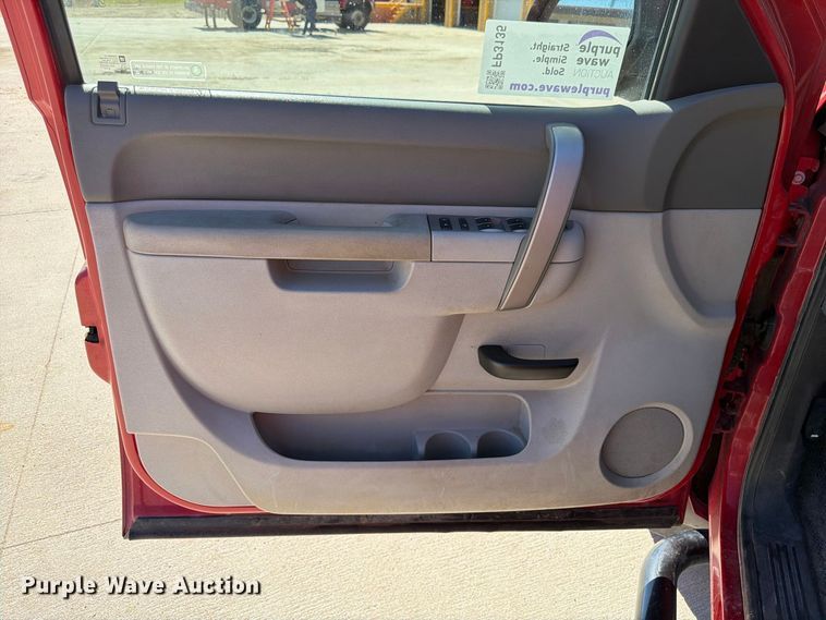 image for item FP3135 2011 Chevrolet Silverado 1500 Crew Cab pickup truck