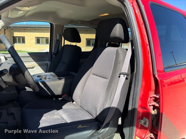 image for item FP3135 2011 Chevrolet Silverado 1500 Crew Cab pickup truck