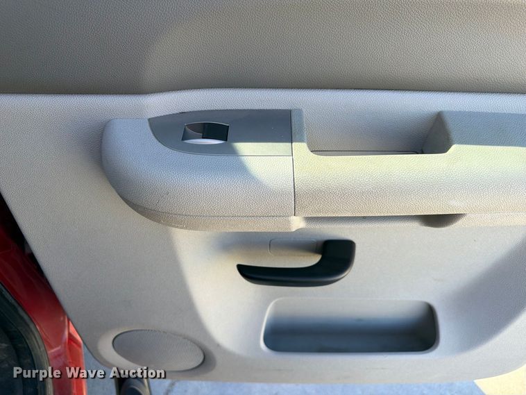 image for item FP3135 2011 Chevrolet Silverado 1500 Crew Cab pickup truck