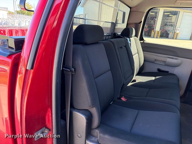 image for item FP3135 2011 Chevrolet Silverado 1500 Crew Cab pickup truck