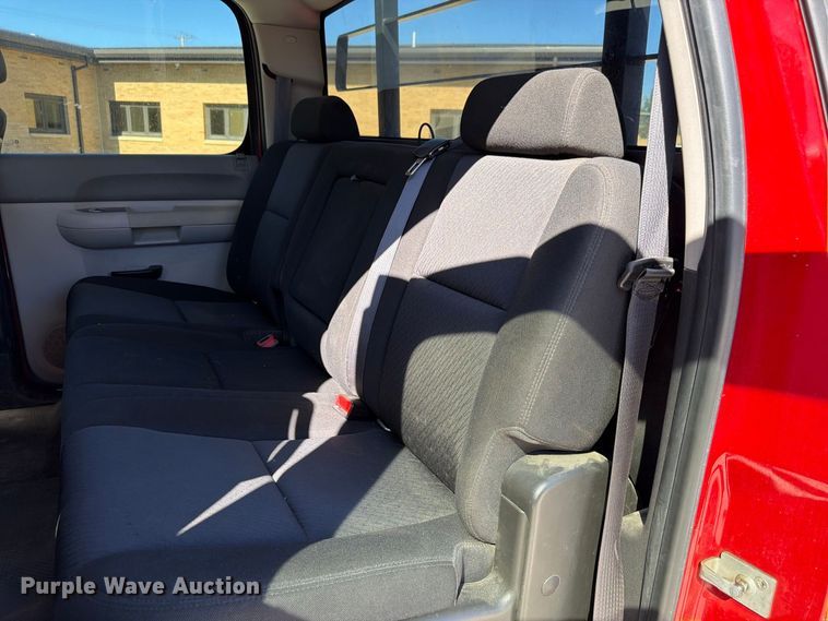 image for item FP3135 2011 Chevrolet Silverado 1500 Crew Cab pickup truck