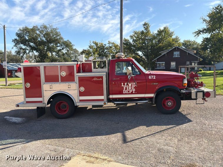 image for item FP3141 1993 Ford F450 Super Duty pumper fire truck