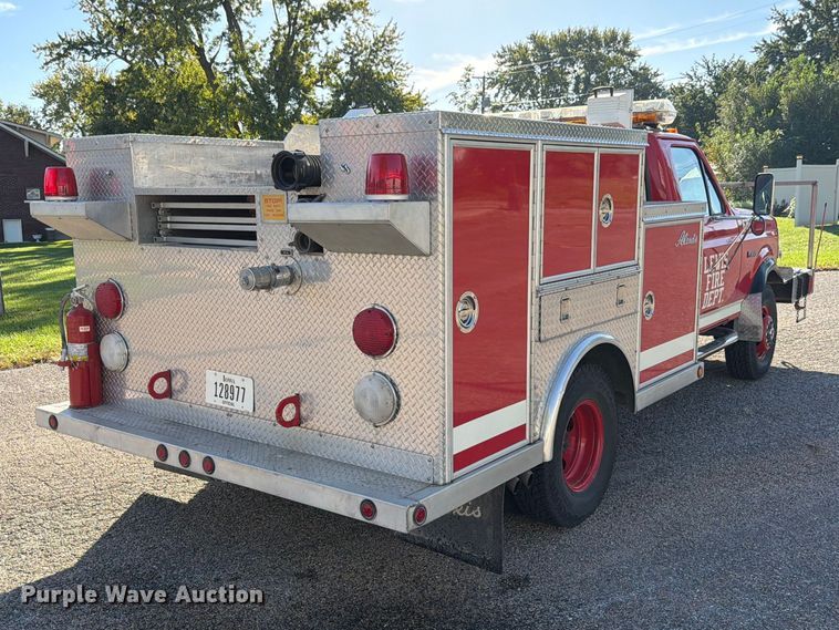 image for item FP3141 1993 Ford F450 Super Duty pumper fire truck