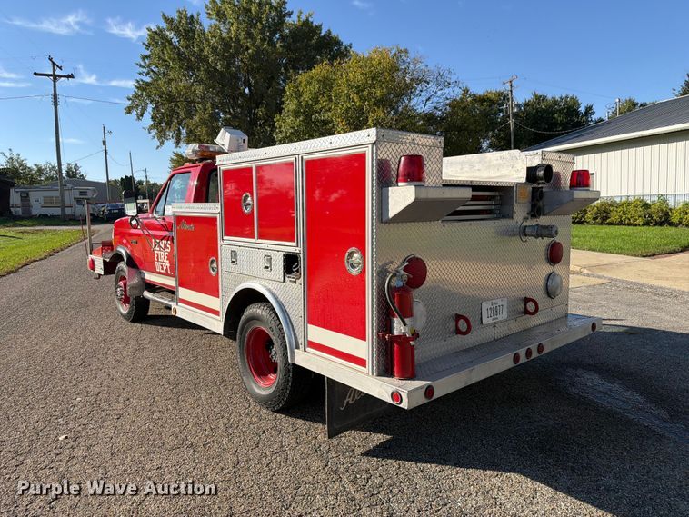 image for item FP3141 1993 Ford F450 Super Duty pumper fire truck