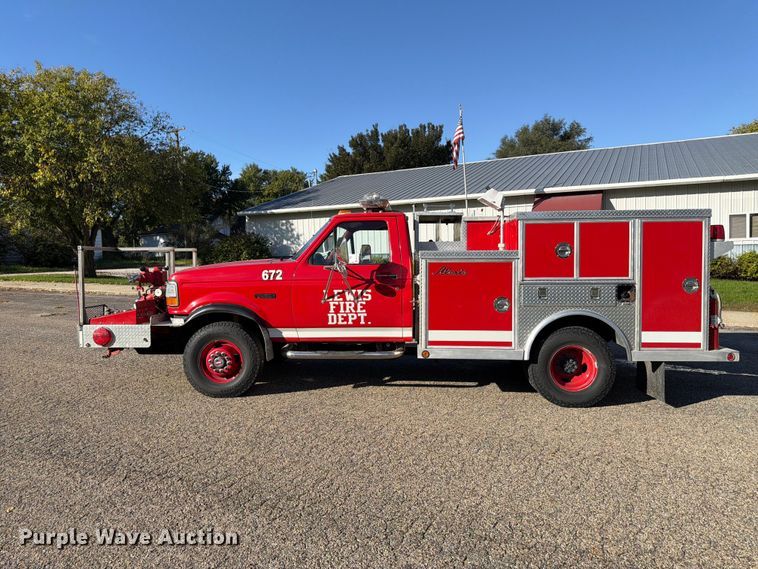 image for item FP3141 1993 Ford F450 Super Duty pumper fire truck