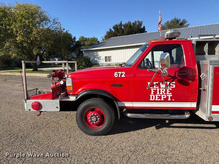 image for item FP3141 1993 Ford F450 Super Duty pumper fire truck