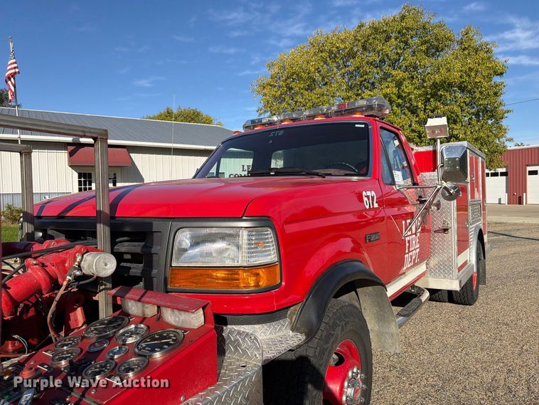 image for item FP3141 1993 Ford F450 Super Duty pumper fire truck