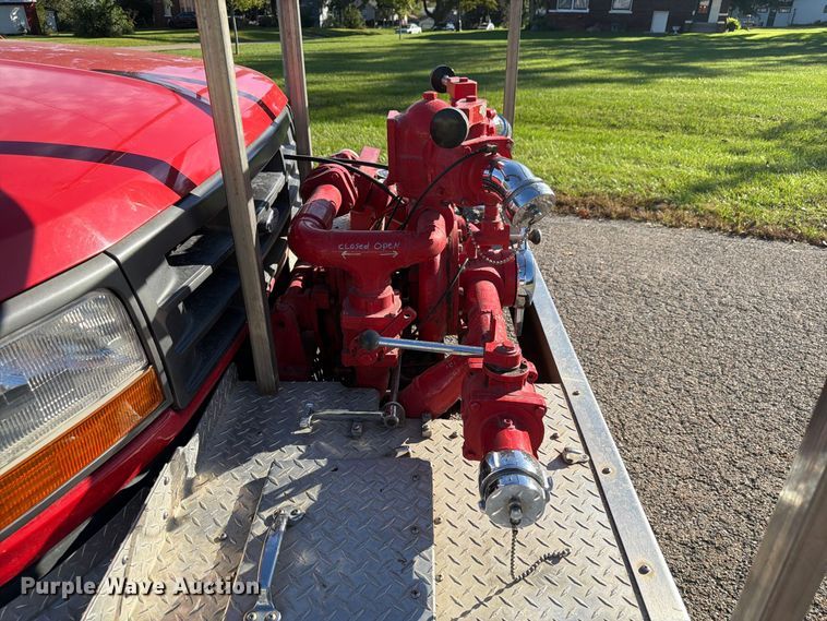 image for item FP3141 1993 Ford F450 Super Duty pumper fire truck