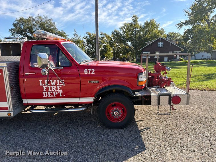 image for item FP3141 1993 Ford F450 Super Duty pumper fire truck