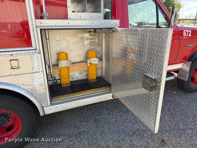 image for item FP3141 1993 Ford F450 Super Duty pumper fire truck